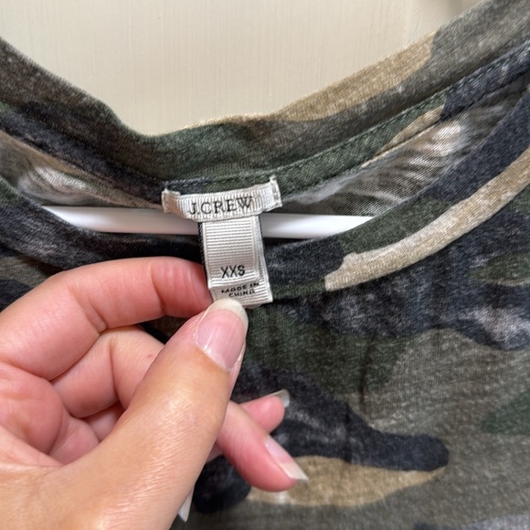 J. Crew Camo T-Shirt size XXS - Picture 3 of 6
